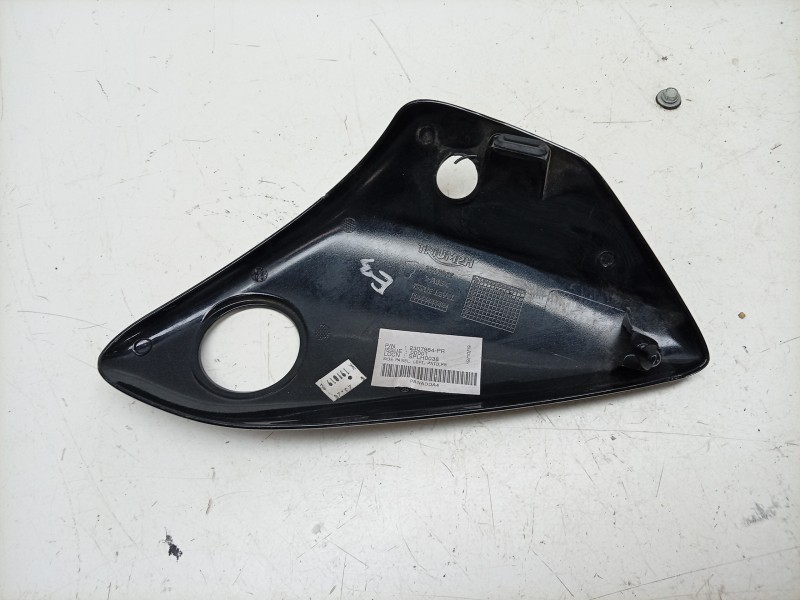 Recambio de moldura para triumph rocket 3 r referencia OEM IAM  T2307964PR 