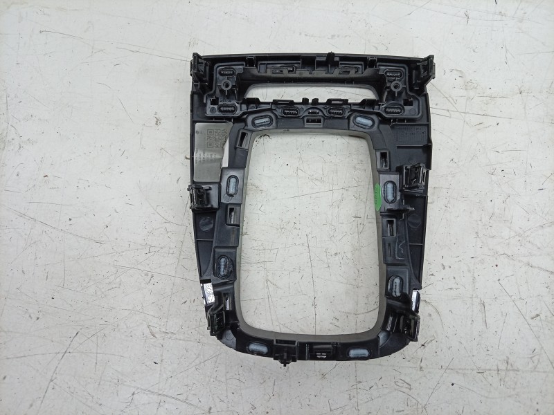 Recambio de moldura para mg zs suv (azs1) 1.5 vti referencia OEM IAM  11115822 