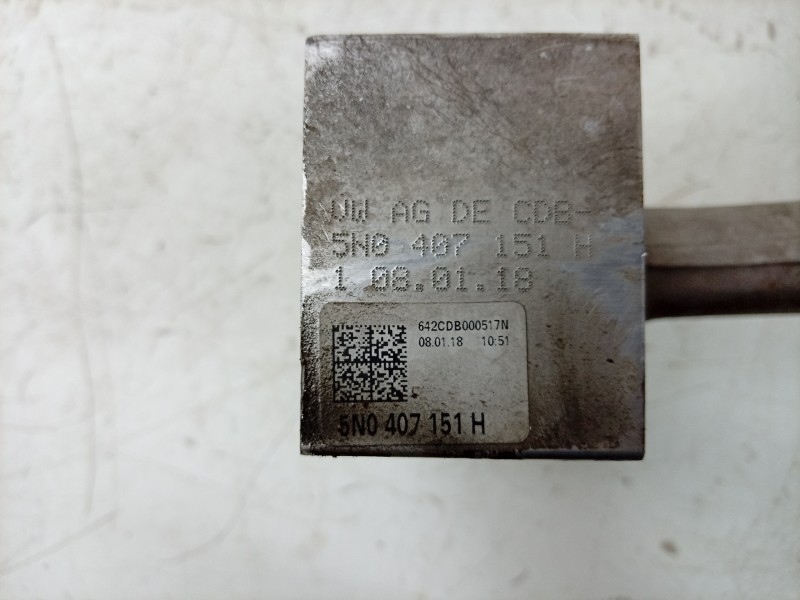 Recambio de brazo suspension inferior delantero izquierdo para audi q3 (8ub, 8ug) 1.4 tsi referencia OEM IAM 5N0407151H 3C040715
