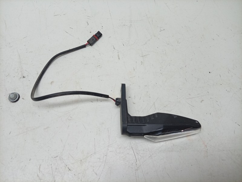 Recambio de piloto trasero derecho para bmw f 750 gs referencia OEM IAM  63138534353 