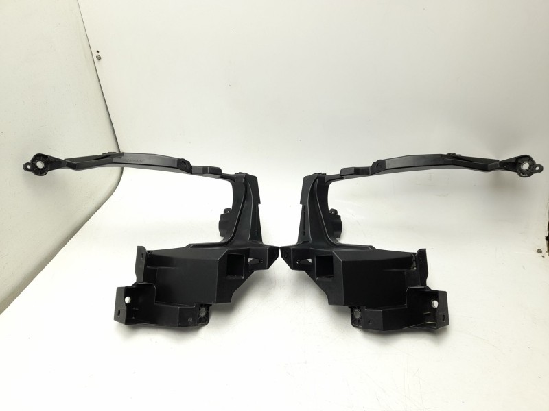 Recambio de soporte paragolpes delantero para citroën c3 aircross ii van (2c_, 2r_) puretech 82 referencia OEM IAM  1682869280 