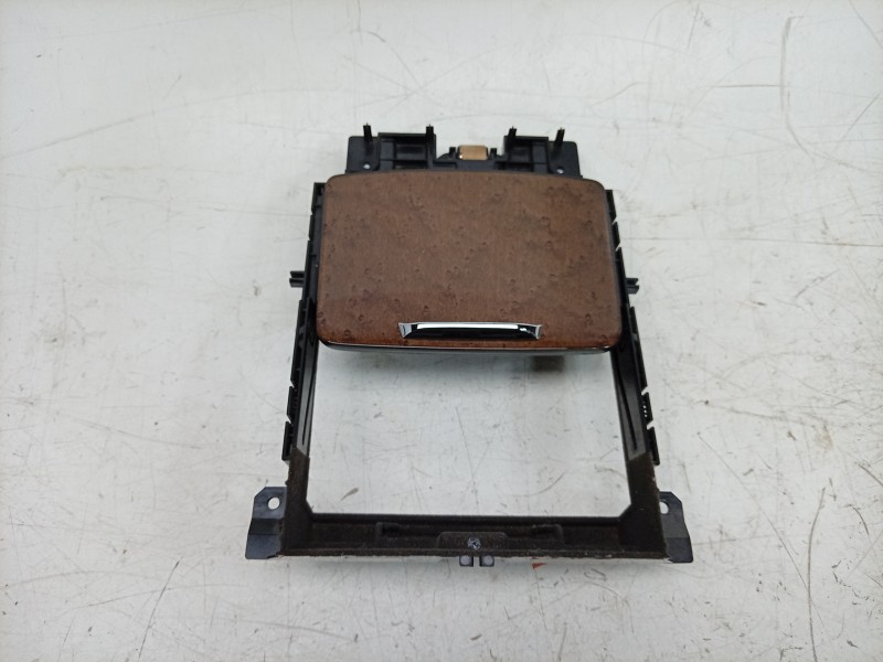 Recambio de cenicero para maserati levante suv (m161) 3.0 d q4 referencia OEM IAM  670048842 