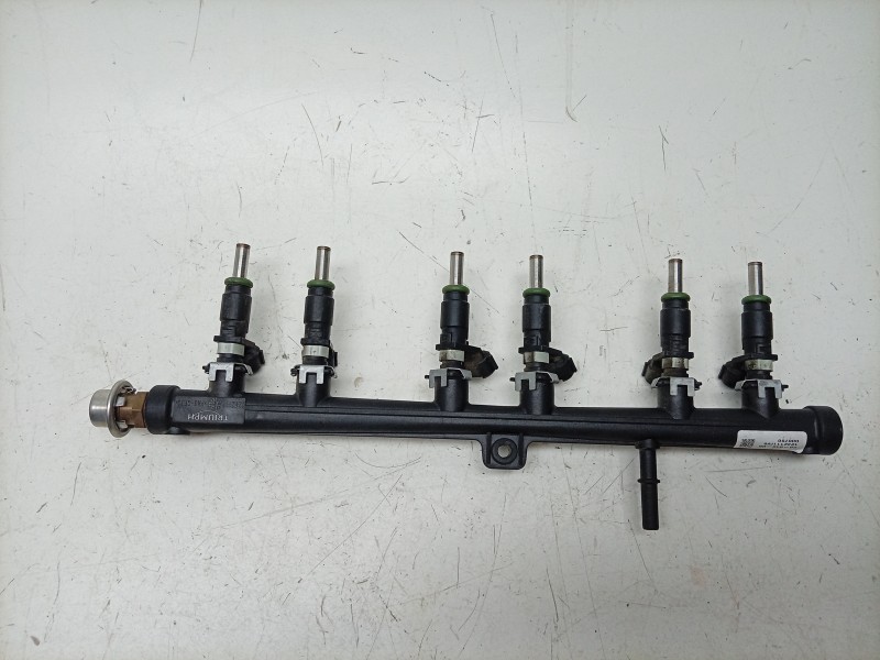 Recambio de rampa inyectora para triumph rocket 3 r referencia OEM IAM  T1242111 