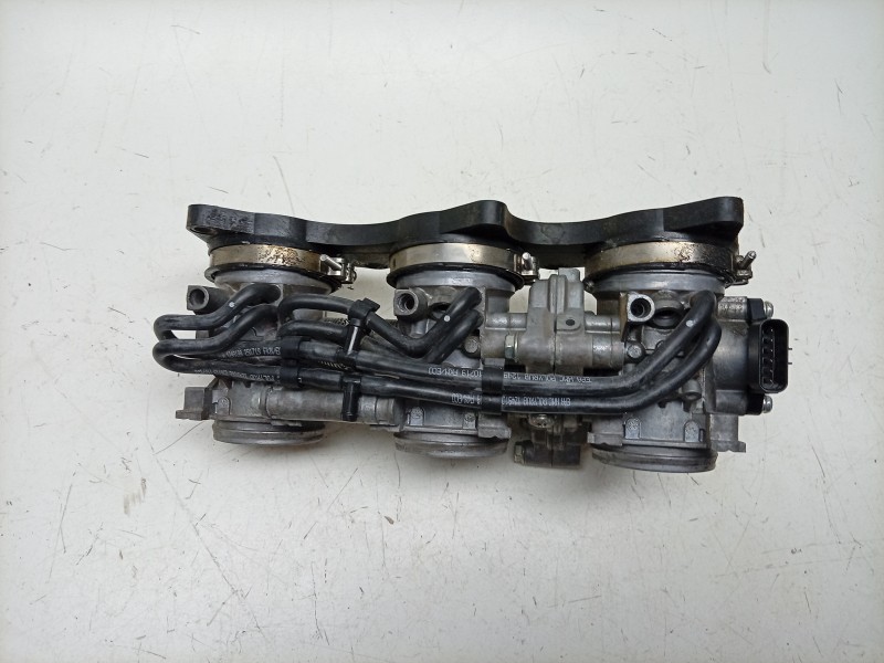 Recambio de cuerpo de inyeccion para triumph rocket 3 r referencia OEM IAM  T1240584 