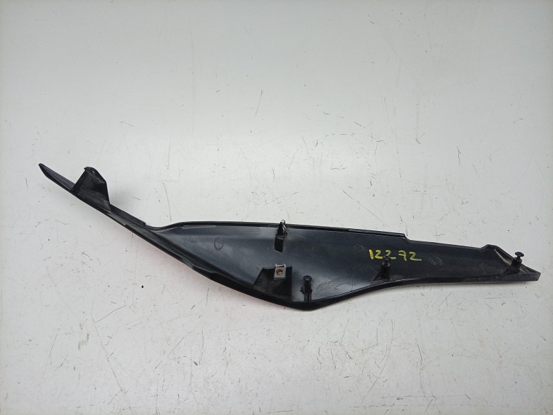 Recambio de moldura para aprilia rs 457 rs 457 referencia OEM IAM  2B011171 