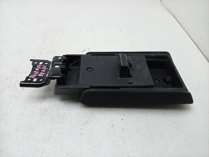 Recambio de apoyabrazos central para dacia duster iii eco-g 100 essential referencia OEM IAM  969209574R 