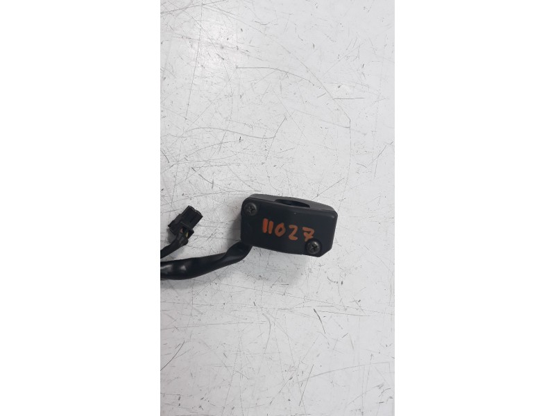 Recambio de piña luces derecha para kawasaki zzr 1400 referencia OEM IAM 460910081  