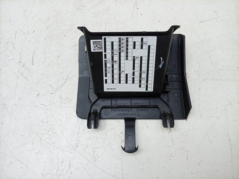 Recambio de moldura para renault rafale rafale referencia OEM IAM  689643773R 
