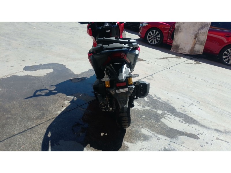 honda adv del año 2025