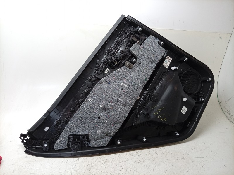 Recambio de guarnecido puerta trasera derecha para renault rafale rafale referencia OEM IAM  829001787R 