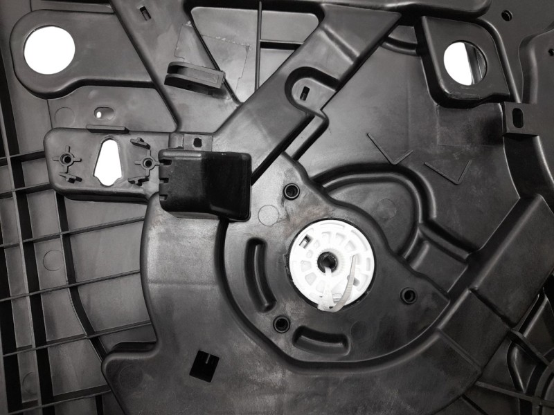 Recambio de elevalunas delantero izquierdo para hyundai i30 (gd) referencia OEM IAM  82471A6000 106404121