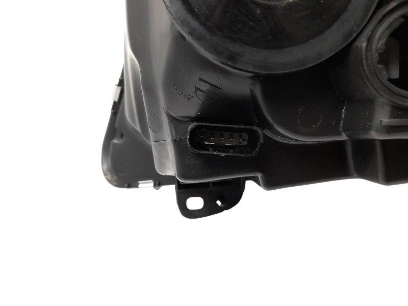 Recambio de faro derecho para renault clio ii fase ii (b/cb0) referencia OEM IAM  7701051770 10119361001/11804302/5500056/RN3224