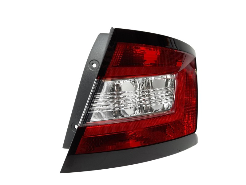 Recambio de piloto trasero derecho para skoda fabia referencia OEM IAM  6V6945112 103F19671770/8180532/SK3284153