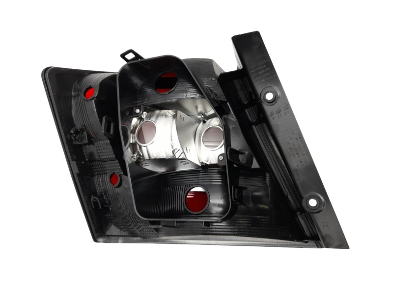 Recambio de piloto trasero derecho para skoda fabia referencia OEM IAM  6V6945112 103F19671770/8180532/SK3284153