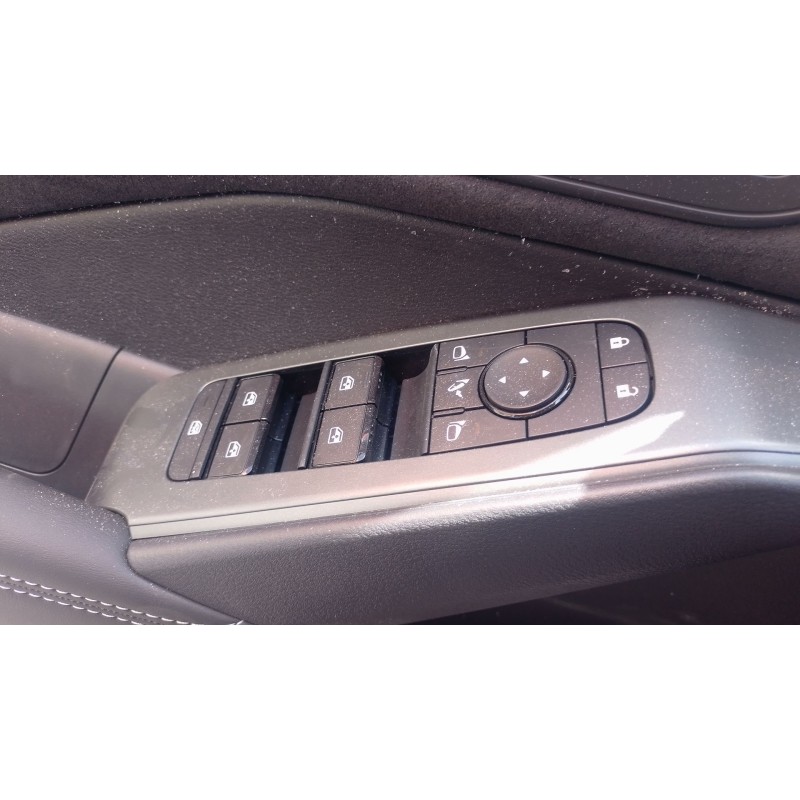 Recambio de mando elevalunas delantero izquierdo para nissan qashqai iii (j12) 1.5 vc-t referencia OEM IAM   