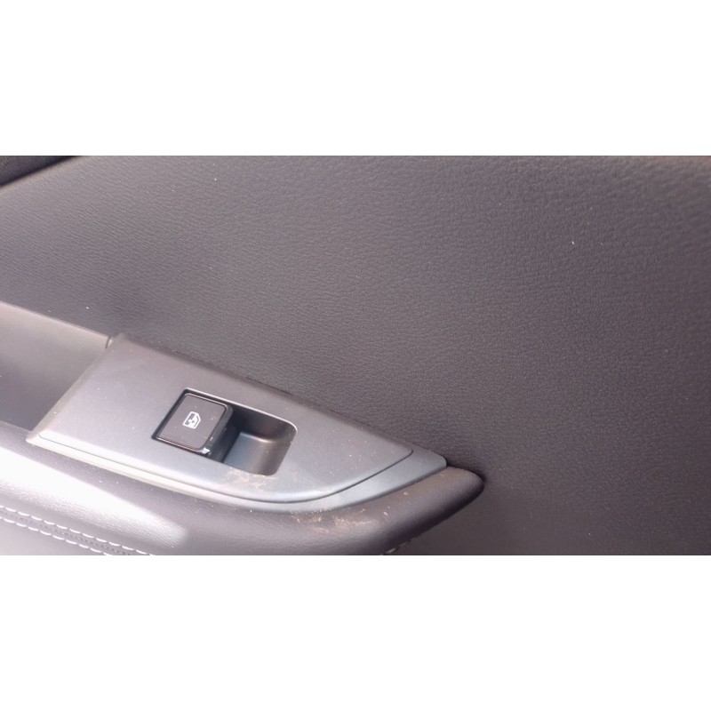 Recambio de mando elevalunas trasero izquierdo para nissan qashqai iii (j12) 1.5 vc-t referencia OEM IAM   