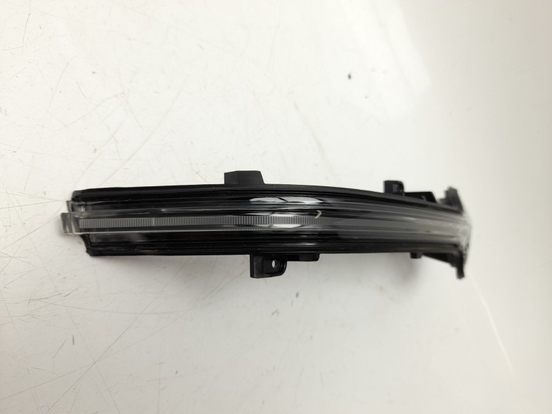 Recambio de piloto retrovisor derecho para bmw 3 (g20, g80, g28) 318 d mild-hybrid referencia OEM IAM  63137498160 