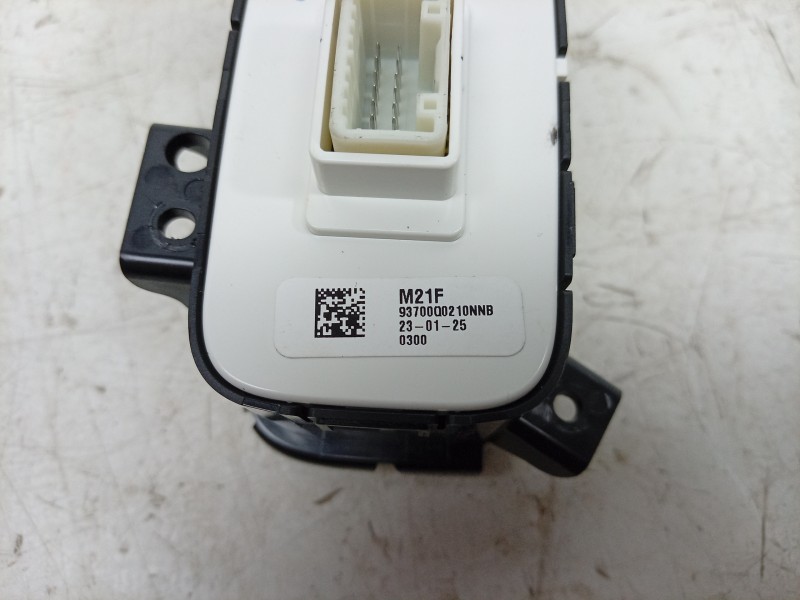 Recambio de mando multifuncion para hyundai i20 iii (bc3, bi3) 1.0 t-gdi hybrid 48v referencia OEM IAM  93700Q0210 
