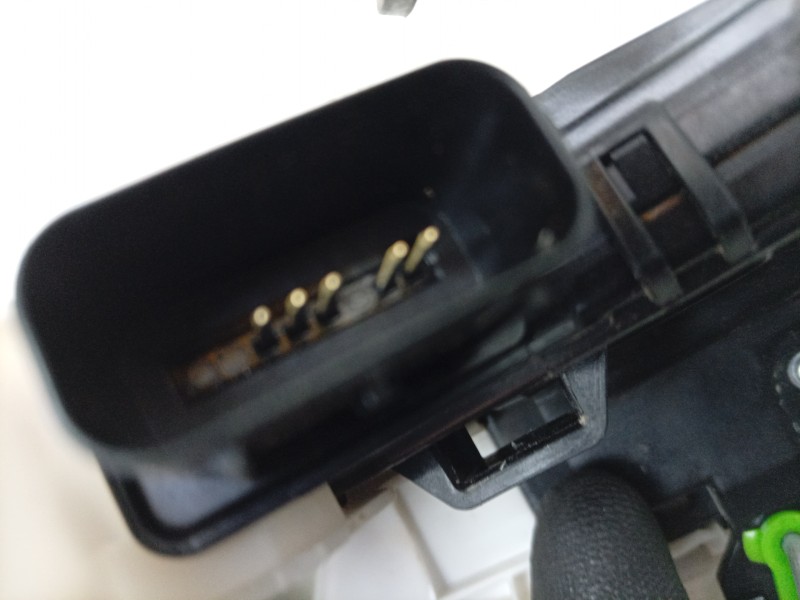 Recambio de cerradura puerta delantera derecha para hyundai kona maxx 2wd referencia OEM IAM  81320BE110 