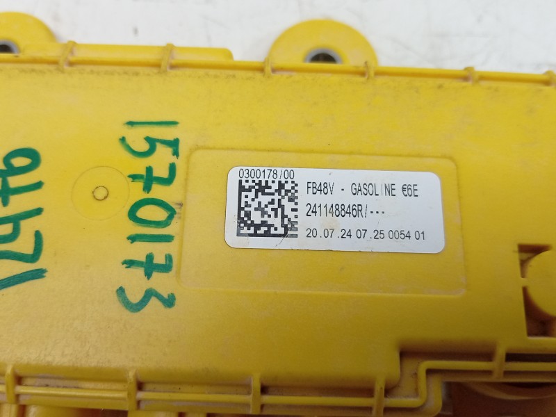 Recambio de caja reles / fusibles para dacia duster iii eco-g 100 essential referencia OEM IAM  241148846R 