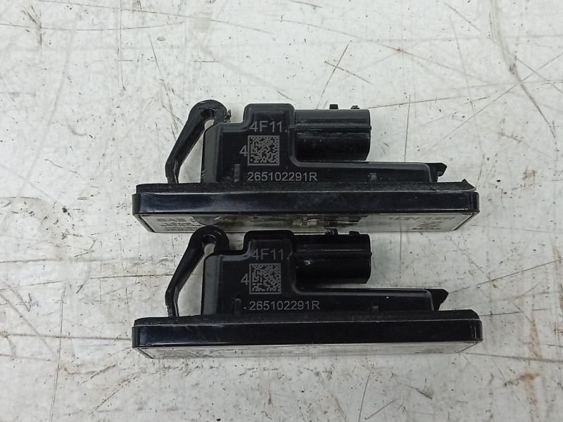 Recambio de piloto matricula para dacia duster iii eco-g 100 essential referencia OEM IAM  265102291R 