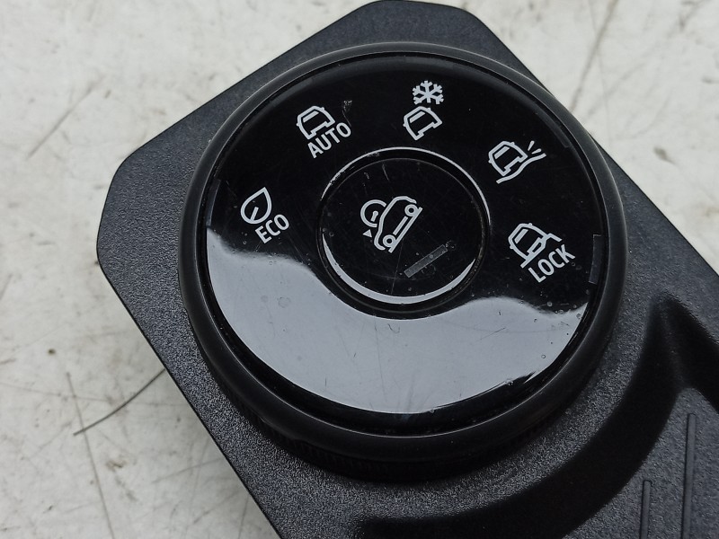 Recambio de mando multifuncion para dacia duster iii eco-g 100 essential referencia OEM IAM  251373386R 