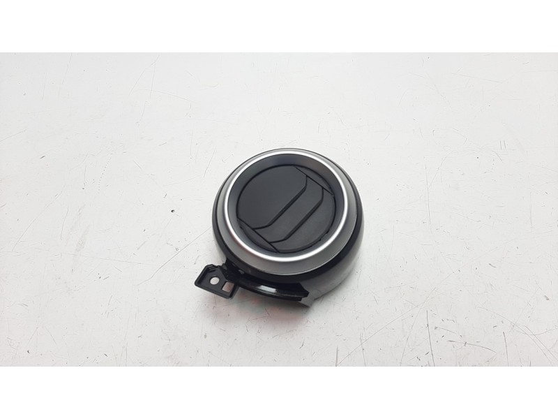 Recambio de rejilla aireadora para nissan micra v (k14) 0.9 cat referencia OEM IAM 687655FA0A  