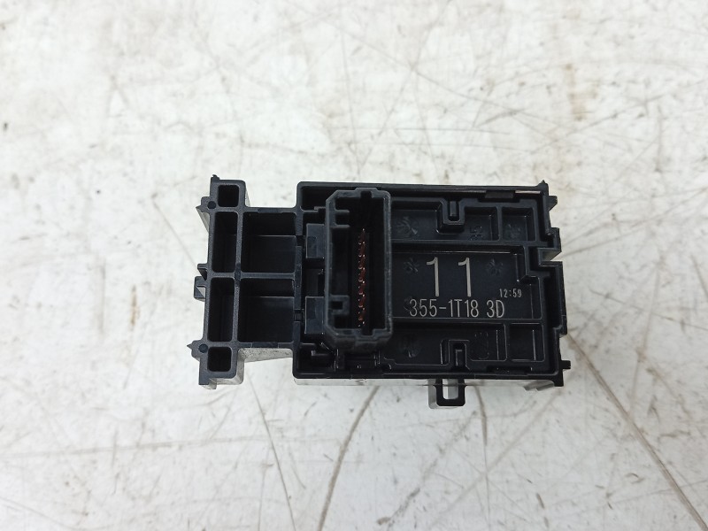 Recambio de mando elevalunas trasero derecho para toyota corolla sedán (_e21_) 1.8 vvti hybrid (zwe211, mzea12) referencia OEM I