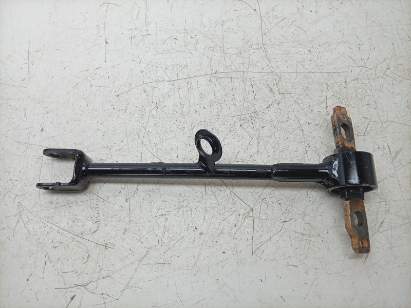 Recambio de tirante trasero derecho para dacia duster iii eco-g 100 essential referencia OEM IAM  555018233R 