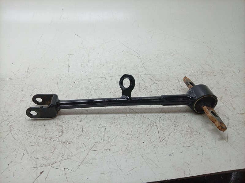 Recambio de tirante trasero derecho para dacia duster iii eco-g 100 essential referencia OEM IAM  555018233R 