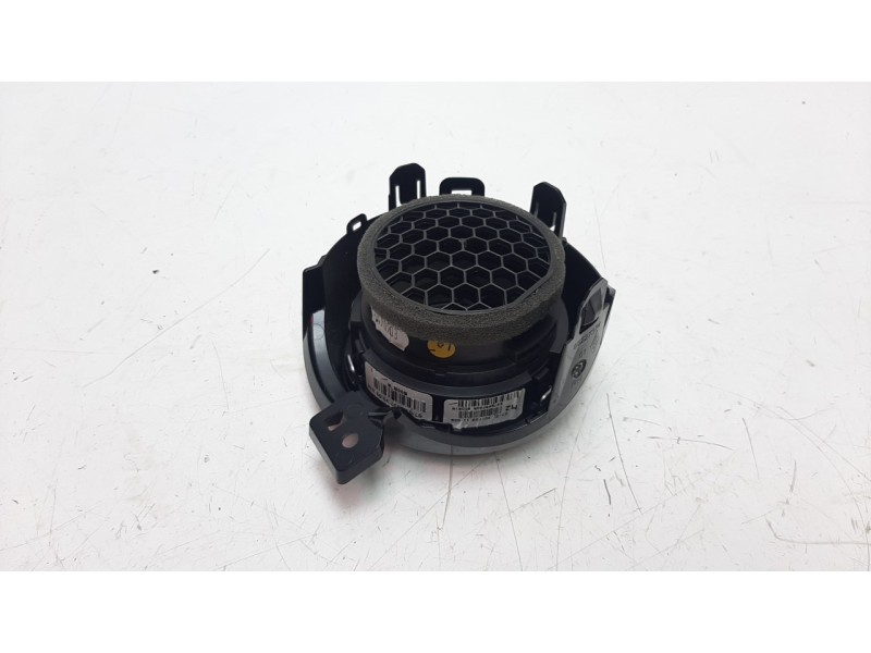 Recambio de rejilla aireadora para nissan micra v (k14) 0.9 cat referencia OEM IAM 687655FA0A  