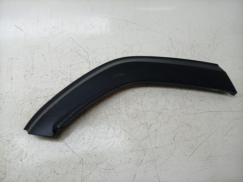 Recambio de aletin trasero derecho para dacia duster iii eco-g 100 essential referencia OEM IAM  767188638R 