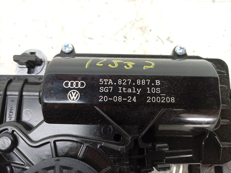 Recambio de motor cierre centralizado maletero / porton para skoda octavia iv (nx3, nn3, pv3) 2.0 tdi referencia OEM IAM  5TA827