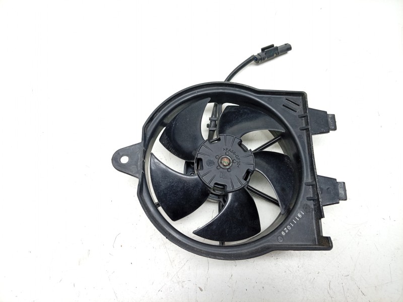 Recambio de electroventilador para bmw f 750 gs referencia OEM IAM  17118565243 