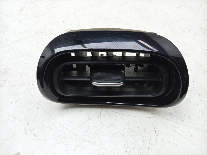 Recambio de aireador izquierdo para toyota yaris cross (mxp_) 1.5 hybrid (mxpj10) referencia OEM IAM  55660K0040 