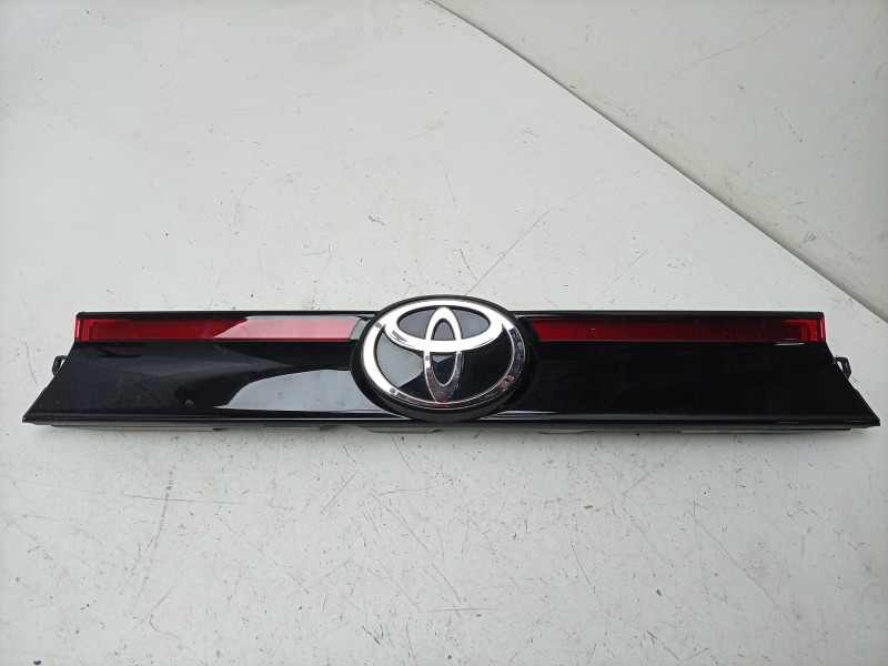 Recambio de piloto trasero central para toyota yaris cross (mxp_) 1.5 hybrid (mxpj10) referencia OEM IAM  768010D760 