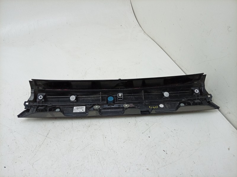 Recambio de piloto trasero central para toyota yaris cross (mxp_) 1.5 hybrid (mxpj10) referencia OEM IAM  768010D760 