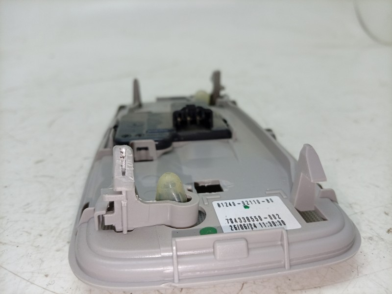 Recambio de luz interior para toyota yaris cross (mxp_) 1.5 hybrid (mxpj10) referencia OEM IAM  8124002110 