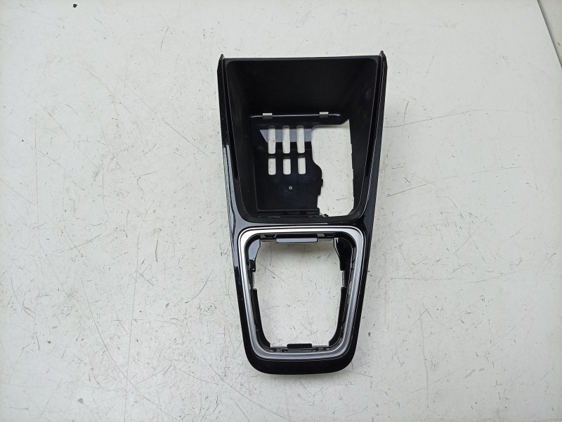 Recambio de moldura para skoda octavia iv (nx3, nn3, pv3) 2.0 tdi referencia OEM IAM  5E4863212L 