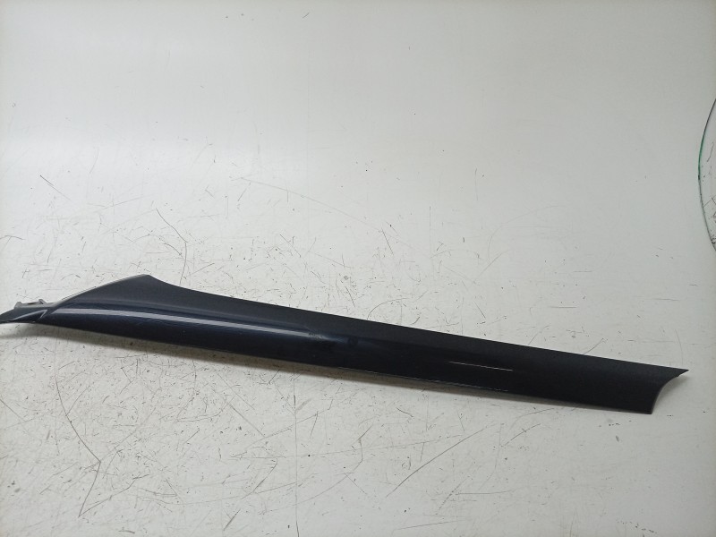 Recambio de moldura para land rover range rover evoque (l551) 2.0 d165 referencia OEM IAM  BJ32025A52 