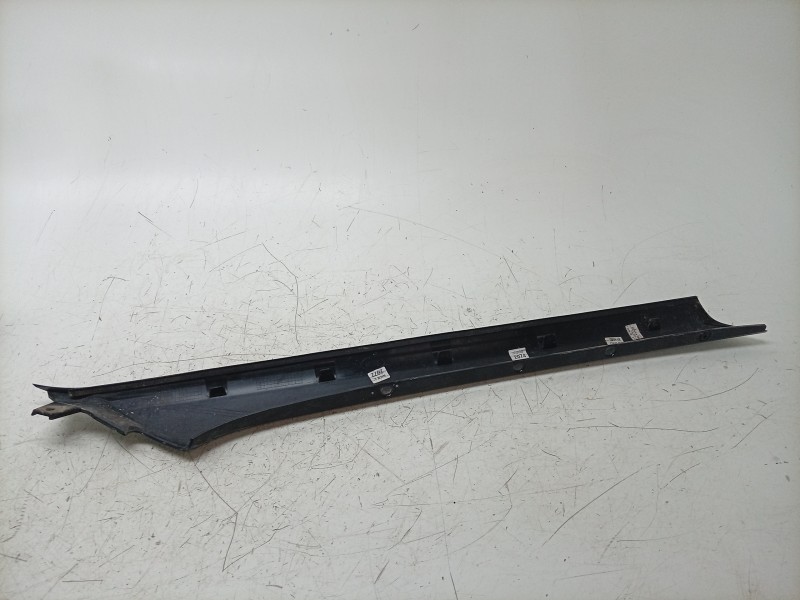 Recambio de moldura para land rover range rover evoque (l551) 2.0 d165 referencia OEM IAM  BJ32025A52 
