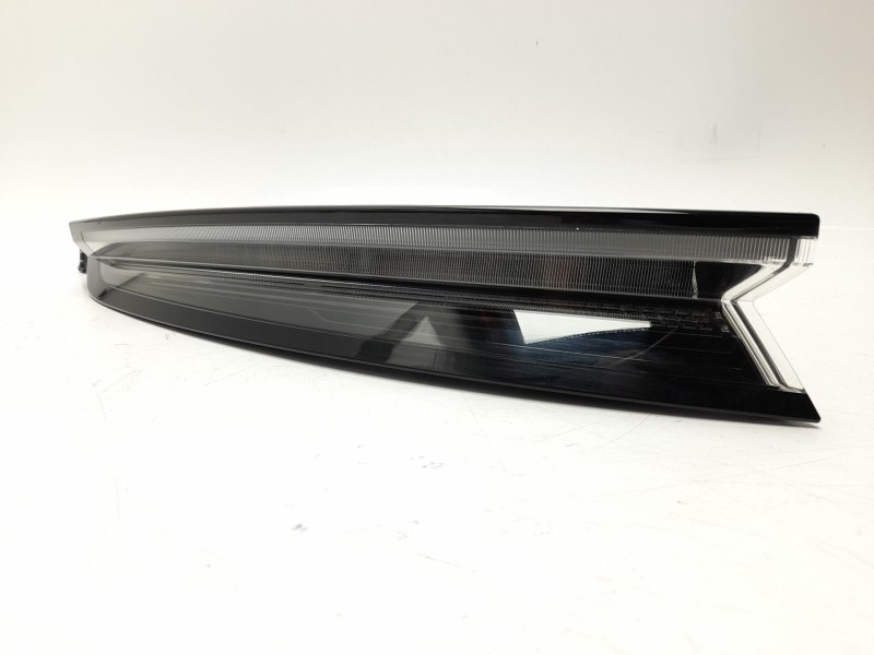 Recambio de piloto trasero izquierdo para porsche taycan (y1a) 4s referencia OEM IAM  9J1945091G 