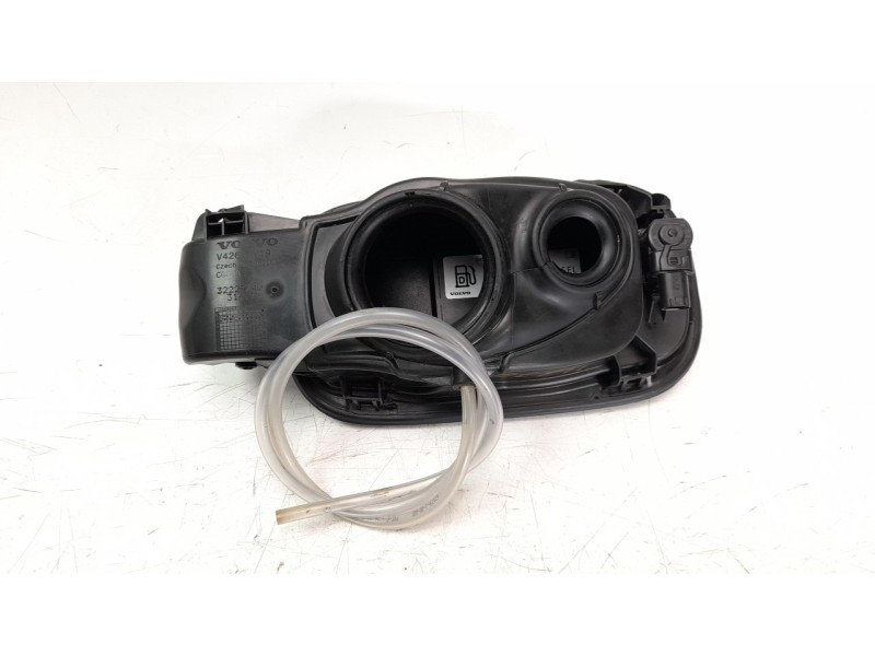 Recambio de tapa exterior combustible para volvo xc60 referencia OEM IAM 32227340  