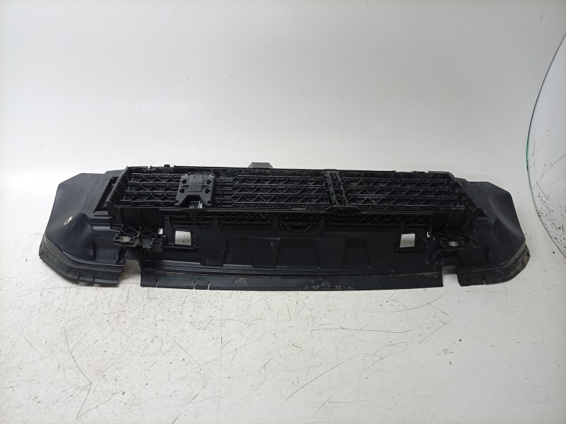 Recambio de canalizador de aire para dacia duster iii eco-g 100 essential referencia OEM IAM  215793623R 