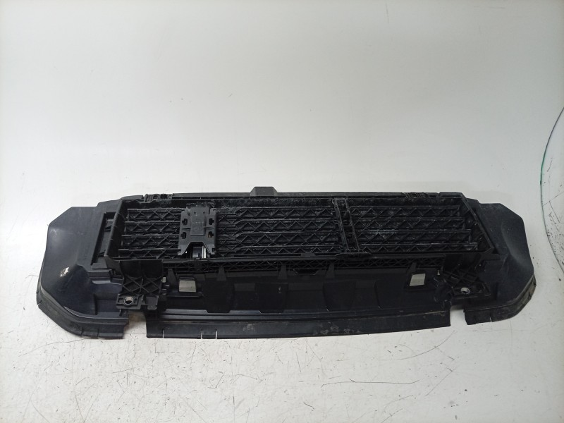 Recambio de canalizador de aire para dacia duster iii eco-g 100 essential referencia OEM IAM  215793623R 