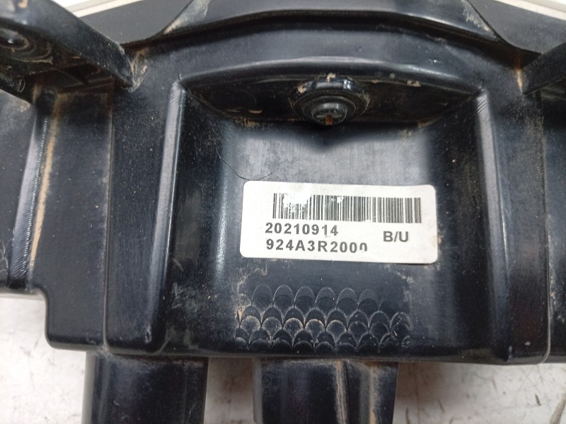 Recambio de piloto marcha atras para kia sportage (nq5) drive referencia OEM IAM  924A3R2000 