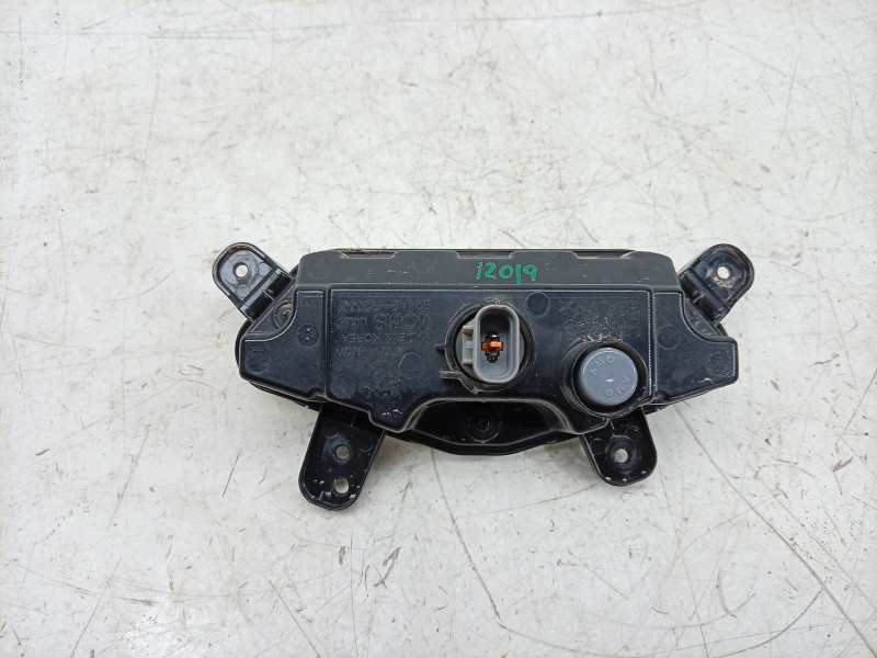Recambio de piloto marcha atras para kia sportage (nq5) drive referencia OEM IAM  924A3R2000 