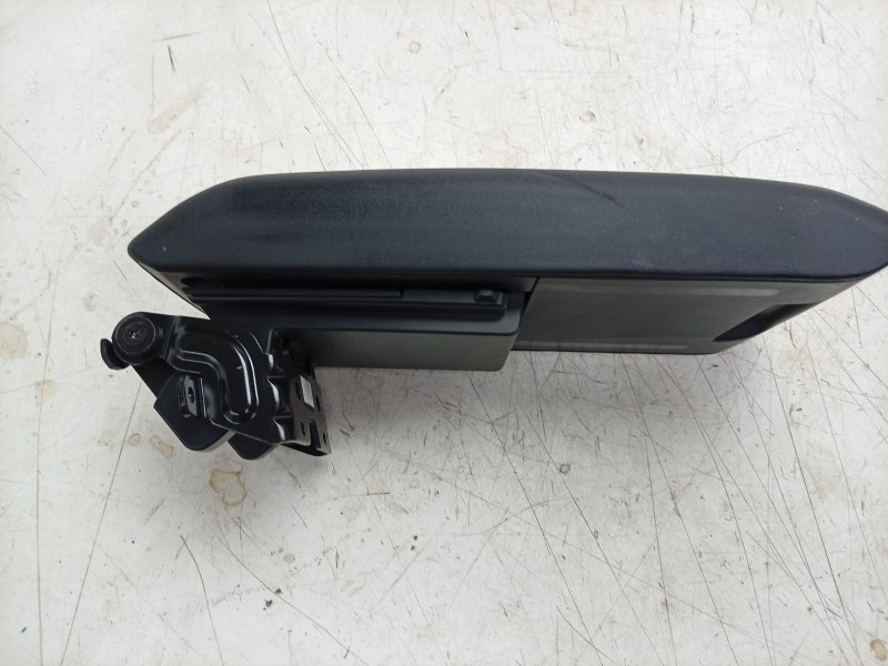 Recambio de apoyabrazos central para citroën c4 iii (ba_, bb_, bc_) 1.2 puretech 130 (bahnsa, bahnsb) referencia OEM IAM 9831033