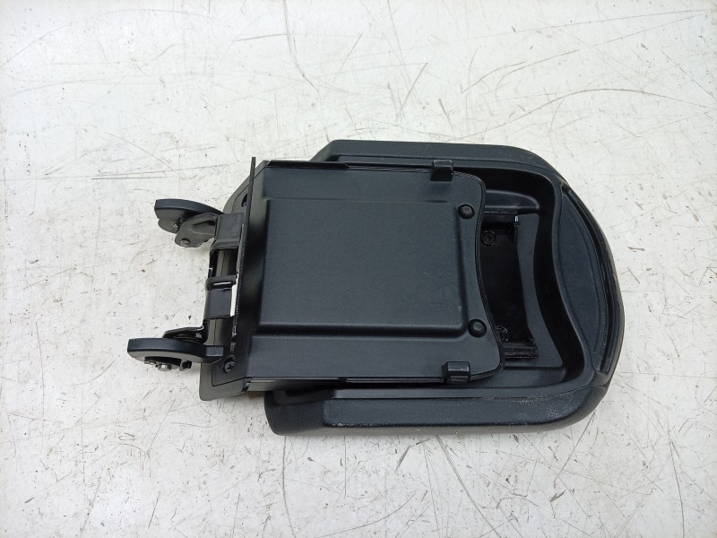 Recambio de apoyabrazos central para kia sportage (nq5) drive referencia OEM IAM 84660P1000CR3 84660P1000CR3 