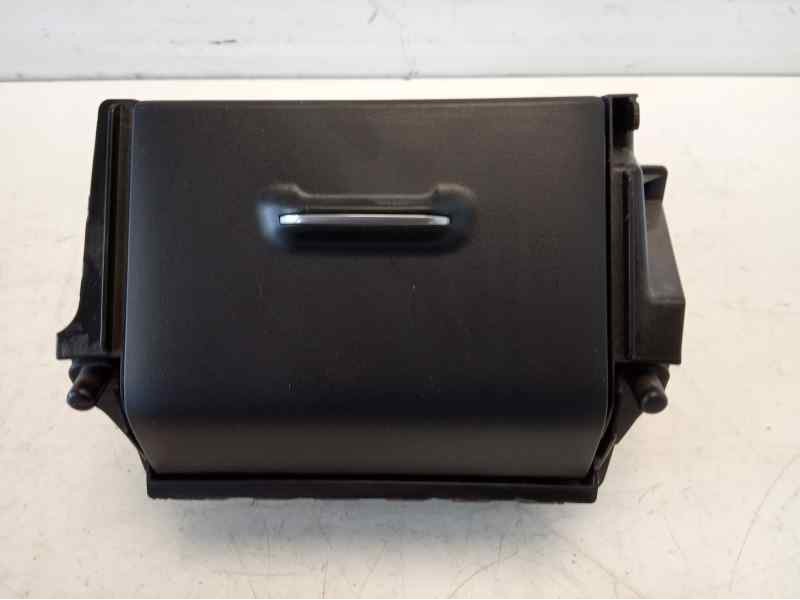 Recambio de cenicero para toyota auris 1.2 16v turbo cat referencia OEM IAM 5543102060  